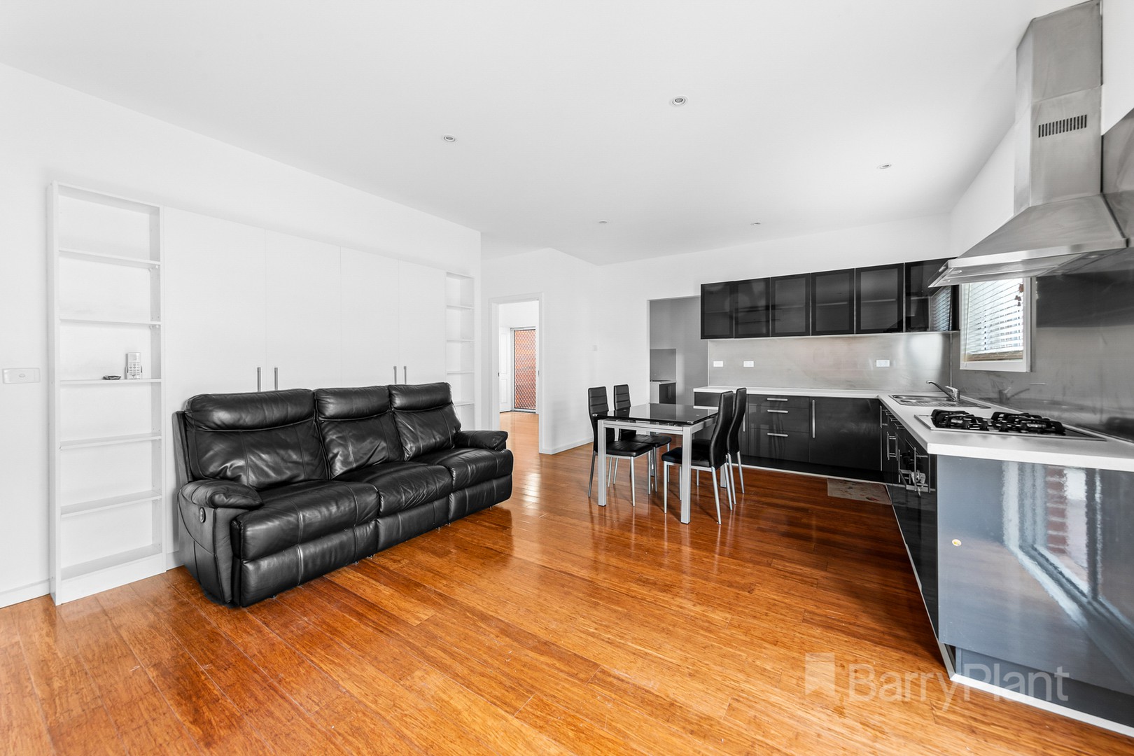 2/30 Ford Avenue, Sunshine North, VIC 3020, Sunshine North - Thumbnail 2