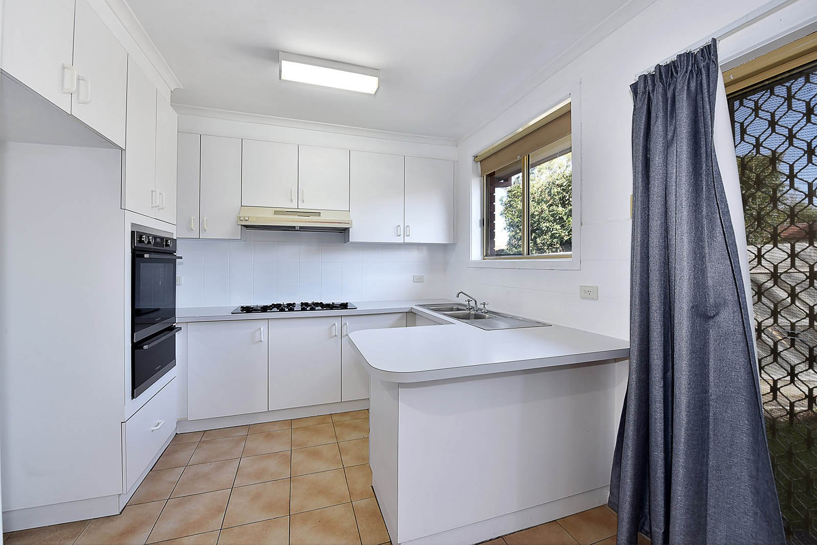 2/30 Hampton Road, Essendon West, VIC 3040, Essendon West - Thumbnail 3