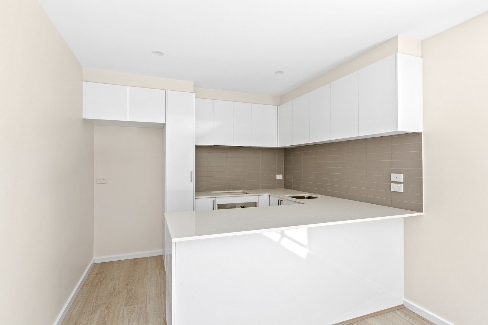 2/30 Hannah AvenueHillside, VIC 3037, Hillside - Thumbnail 2