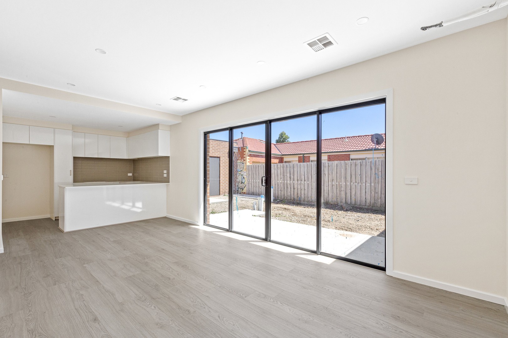 2/30 Hannah AvenueHillside, VIC 3037, Hillside - Thumbnail 3