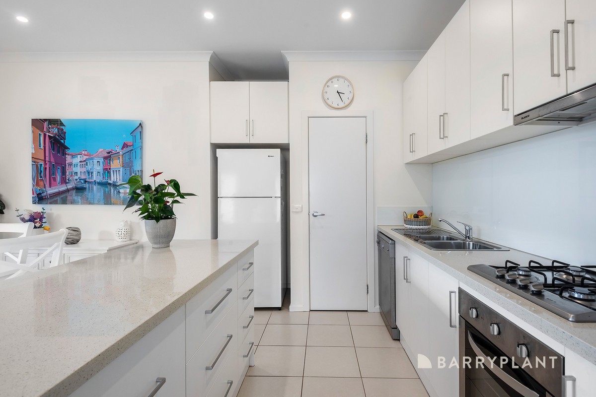 2/30 Warranilla Avenue, Rosebud, VIC 3939, Rosebud - Thumbnail 2