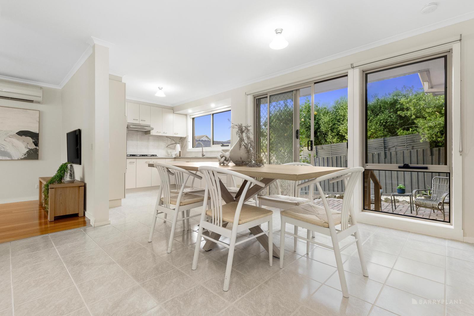 2/31 Glenair Street, Templestowe Lower, VIC 3107, Templestowe Lower - Thumbnail 2