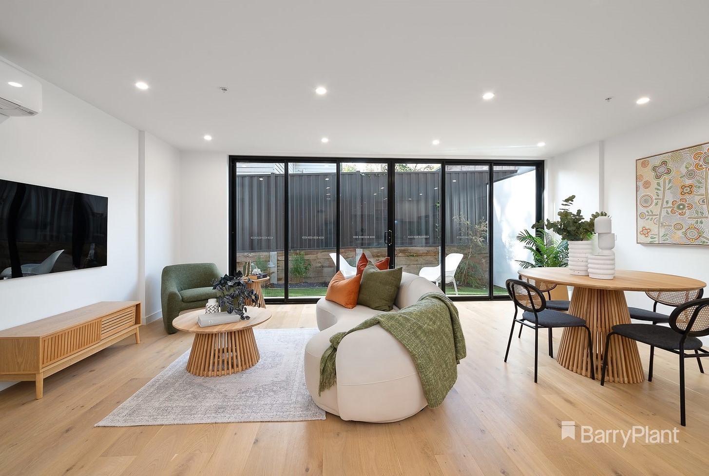 2/31 Pryor Street, Eltham, VIC 3095, Eltham - Thumbnail 2