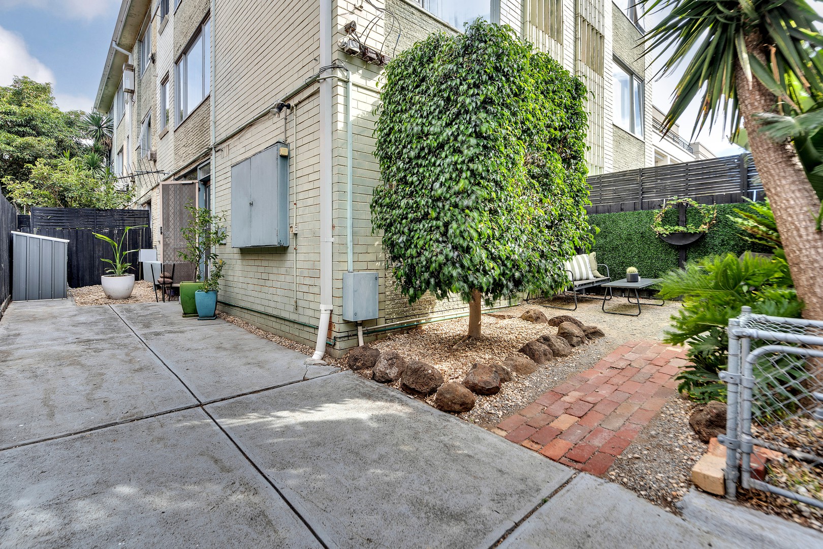 2/31 Raleigh Street, Essendon, VIC 3040 - Thumbnail 2 - 03/04/2025