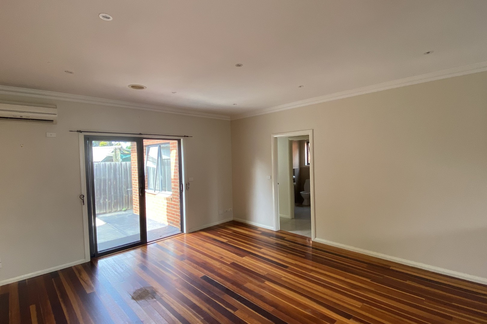 2/31 Rosenthal Crescent, Reservoir, VIC 3073 - Thumbnail 2 - 16/11/2021