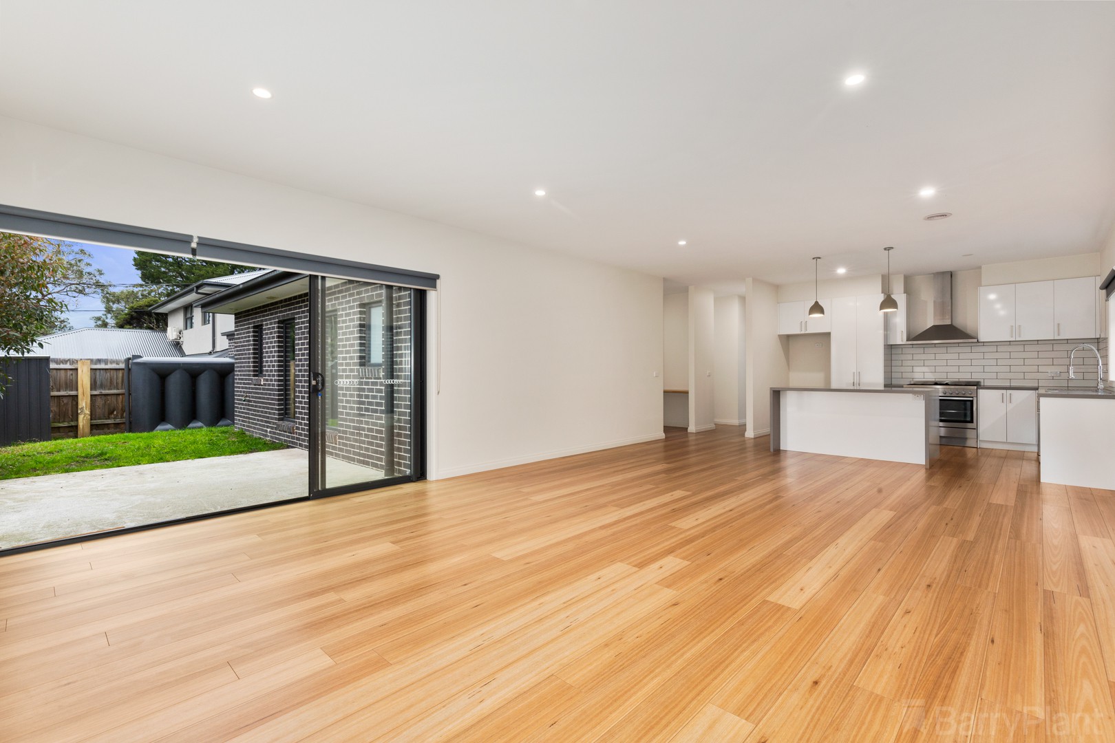 2/31 Ruskin Avenue, Croydon, VIC 3136 - Thumbnail 2 - 26/09/2022