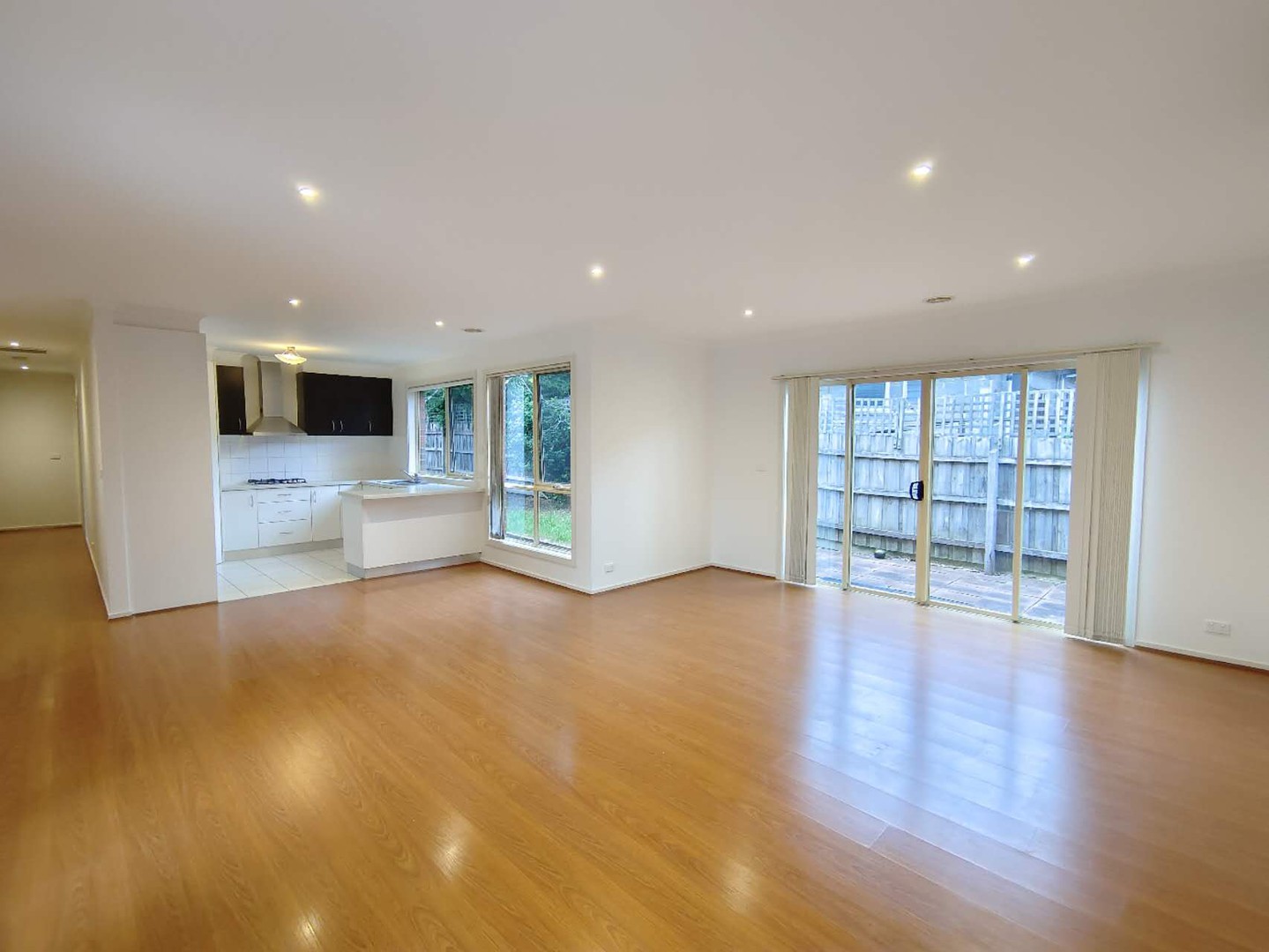 2/31 Whitehorse Road, Blackburn, VIC 3130, Blackburn - Thumbnail 2