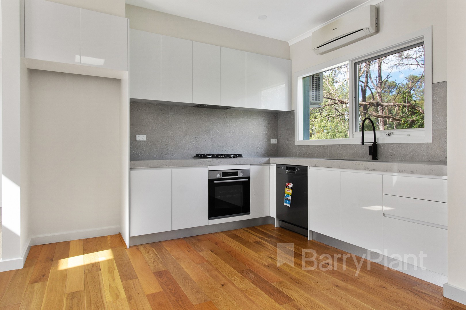 2/312 Bayswater Road, Bayswater North, VIC 3153 - Thumbnail 2 - 06/05/2026