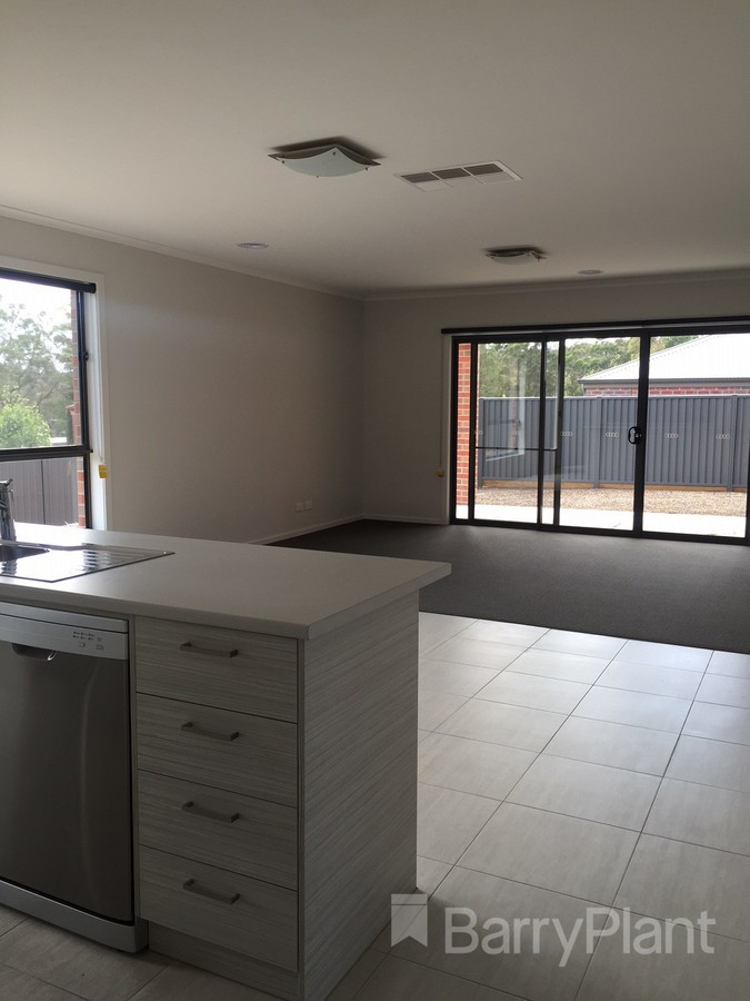 2/315 Fussell Street, Ballarat East, VIC 3350, Ballarat East - Thumbnail 3