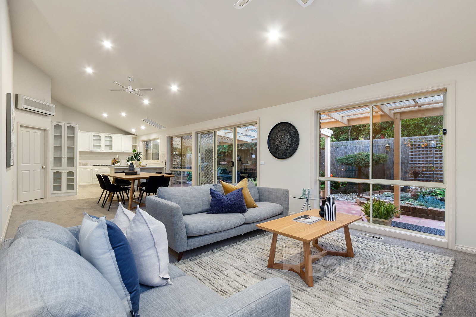 2/32 Aisbett Avenue, Wantirna South, VIC 3152, Wantirna South - Thumbnail 2
