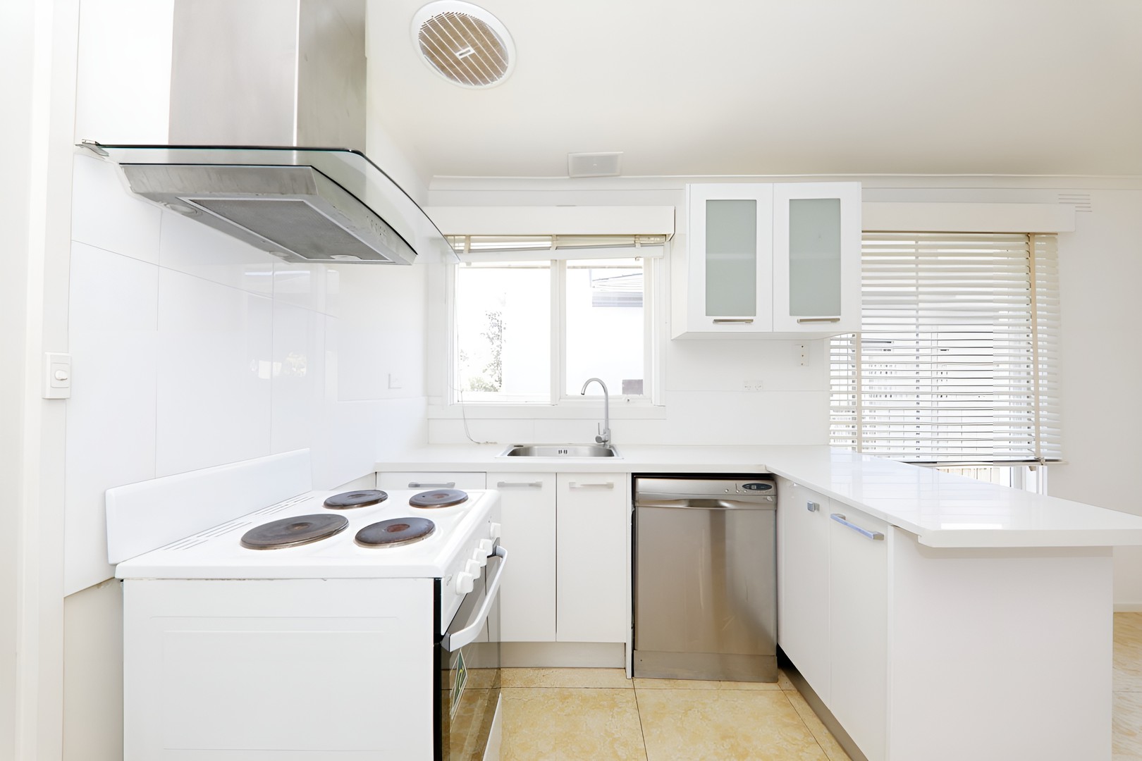 2/32 Herald Street, Cheltenham, VIC 3192, Cheltenham - Thumbnail 2