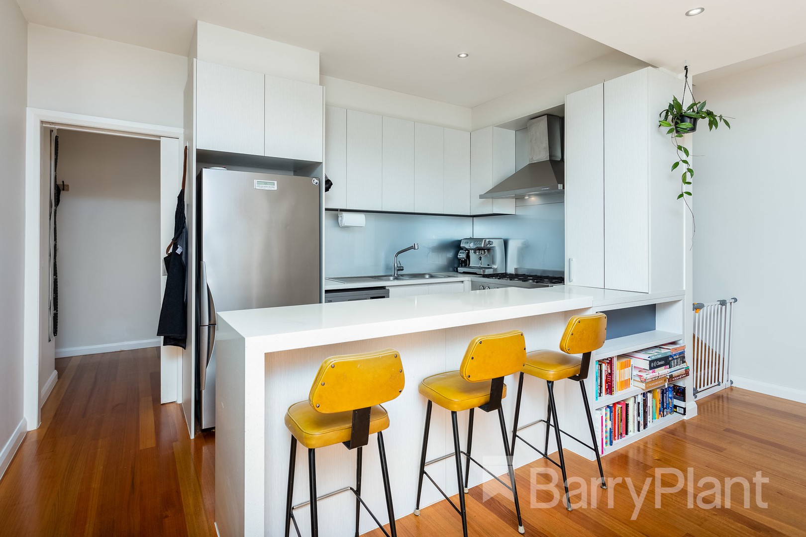 2/32 La Rochelle Boulevard, Point Cook, VIC 3030, Point Cook - Thumbnail 2