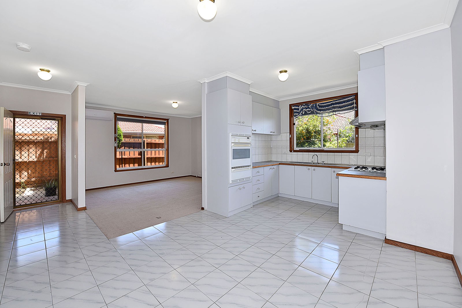 2/32 Lightwood  Crescent, Meadow Heights, VIC 3048, Meadow Heights - Thumbnail 3