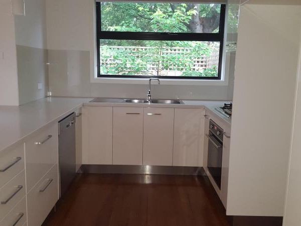 2/32 McComas Grove, Burwood, VIC 3125, Burwood - Thumbnail 3