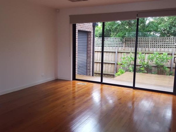 2/32 McComas Grove, Burwood, VIC 3125, Burwood - Thumbnail 4
