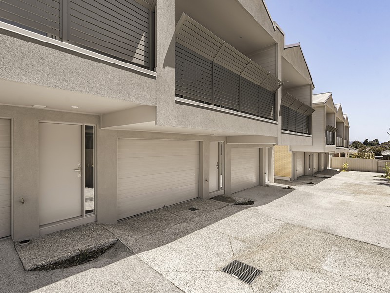 2/32 Rouke Street, Lilydale, VIC 3140 - Image - 05/12/2025