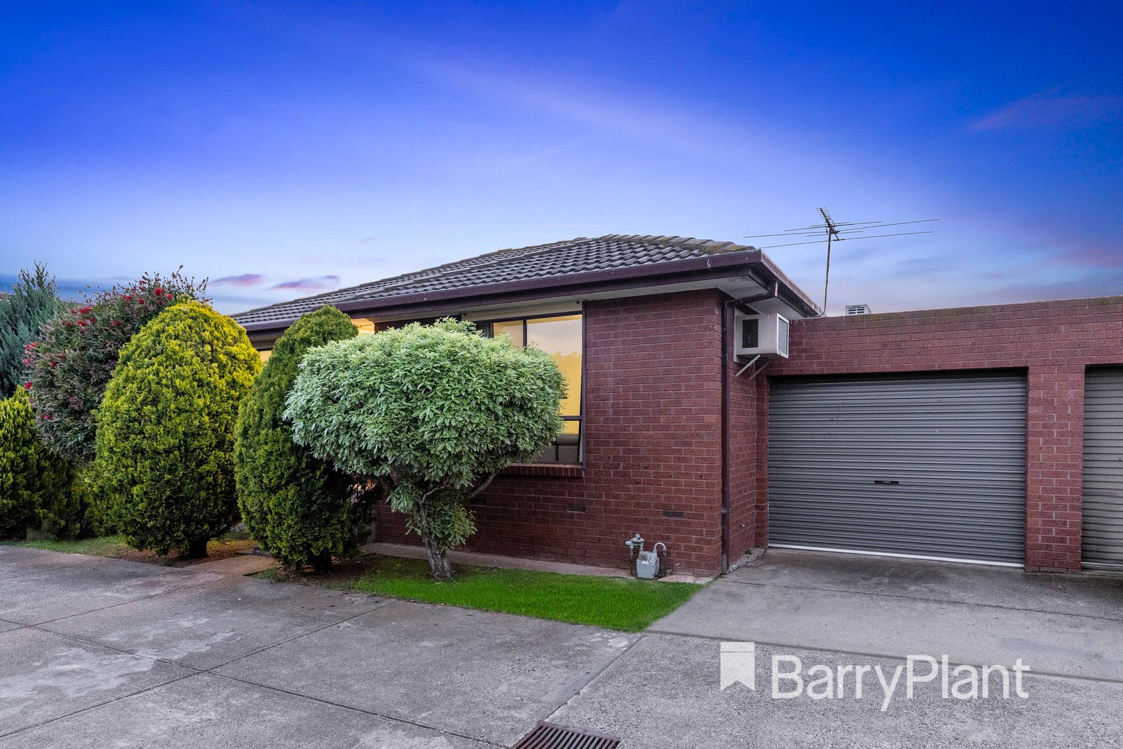 2/33 Adelaide StreetSt Albans, VIC 3021, St Albans - Thumbnail 2