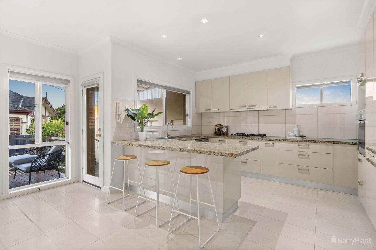 2/33 Carrathool Street, Bulleen, VIC 3105, Bulleen - Thumbnail 6