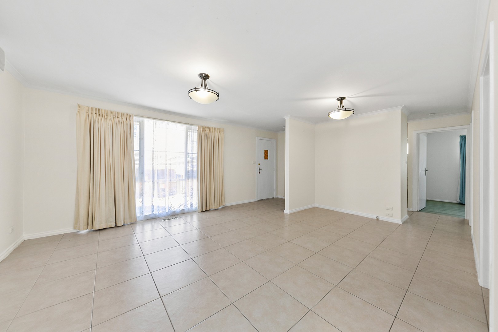 2/33 Miriam Close, Wheelers Hill, VIC 3150, Wheelers Hill - Thumbnail 2