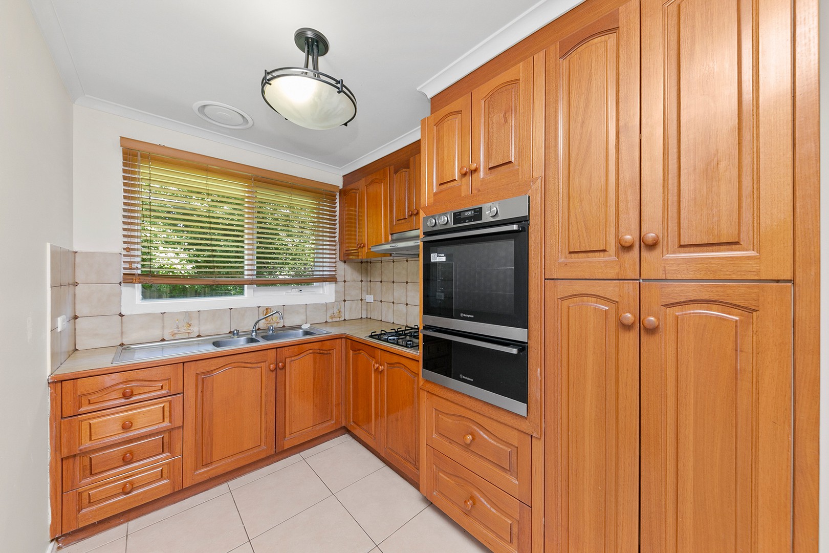 2/33 Miriam Close, Wheelers Hill, VIC 3150, Wheelers Hill - Thumbnail 3