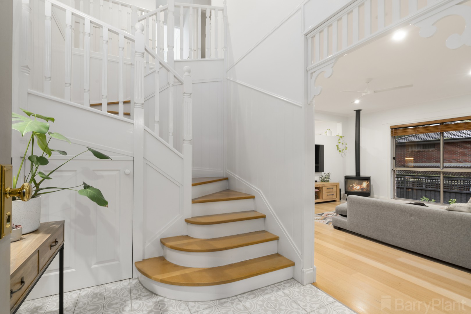 2/33 Mount Dandenong Road, Ringwood East, VIC 3135, Mount Helen Property Image - Thumbnail 2