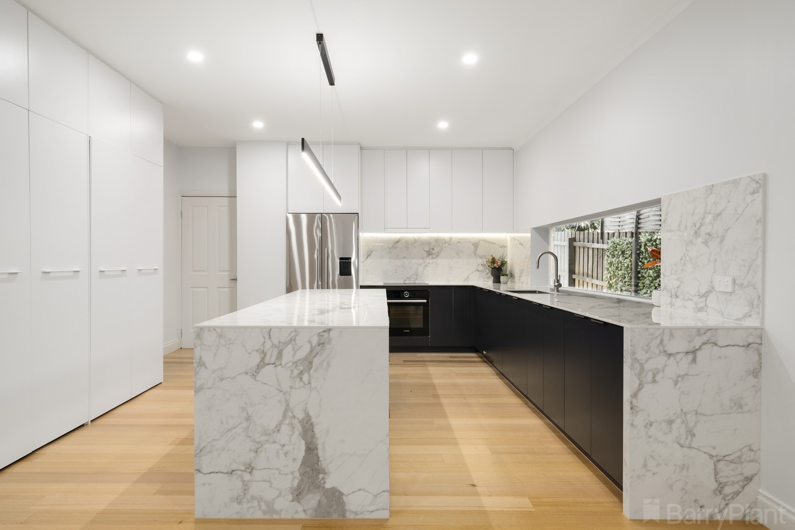2/33 Mount Dandenong Road, Ringwood East, VIC 3135, Mount Helen Property Image - Thumbnail 3