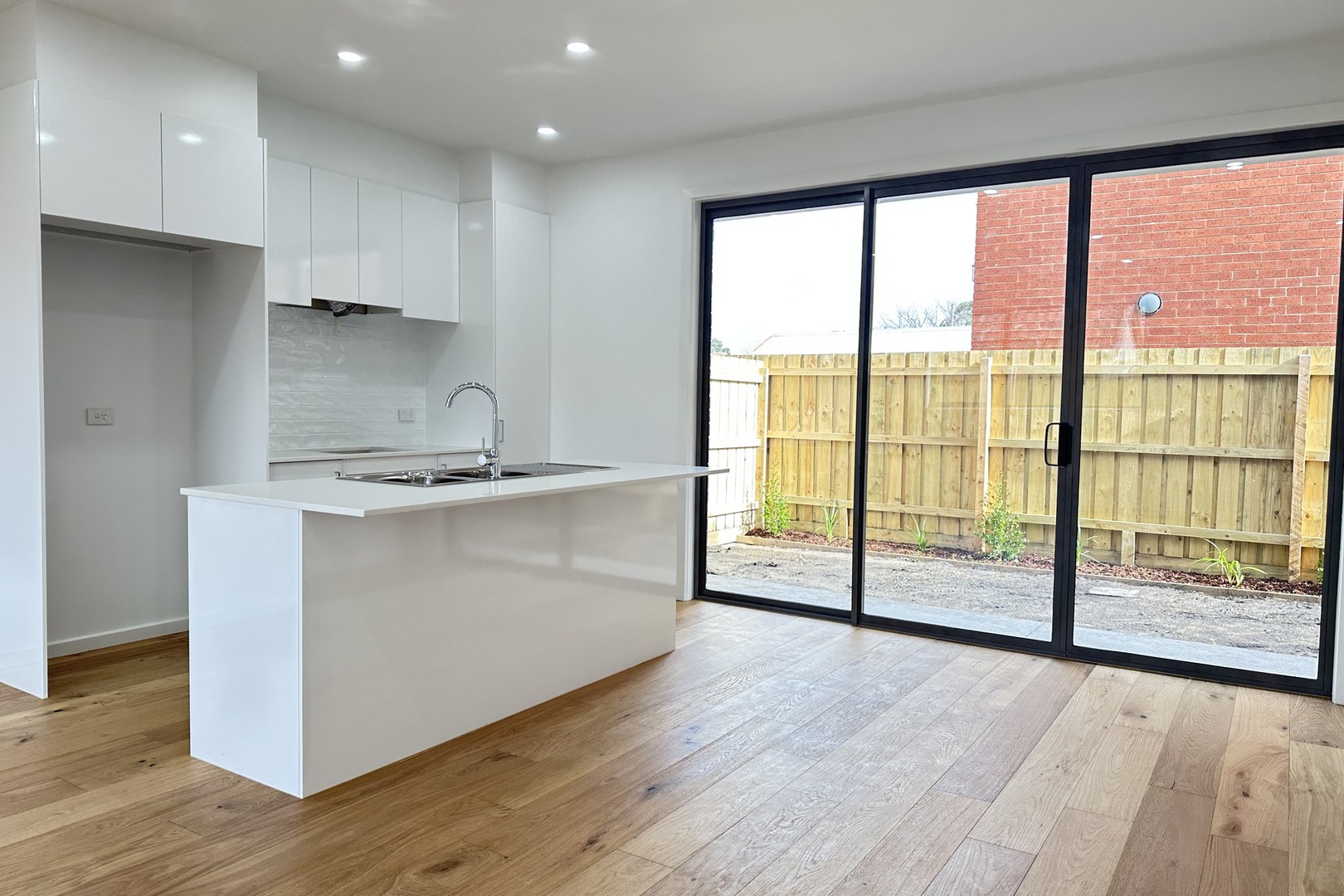 2/33 Pleasant Road, Thomastown, VIC 3074, Thomastown - Thumbnail 2
