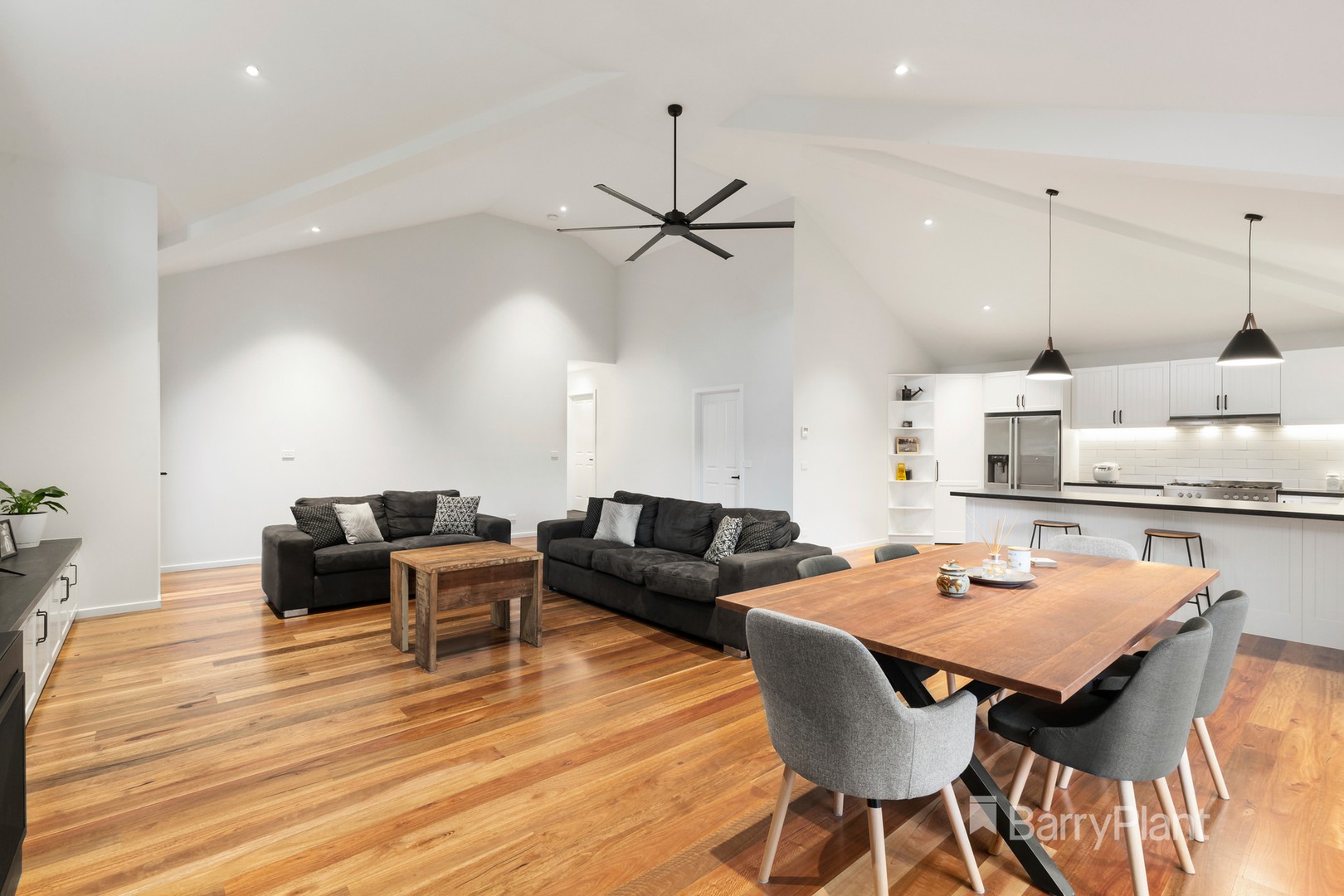 2/33 Walnut Drive, Kilsyth, VIC 3137, Kilsyth - Thumbnail 2