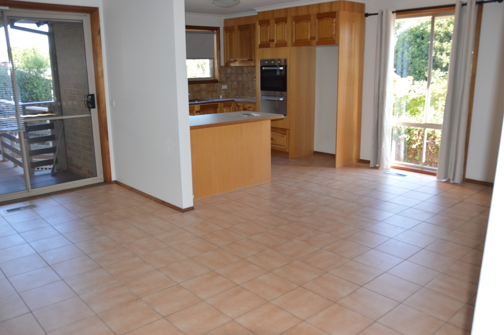 2/34 Bowen Road, Doncaster East, VIC 3109, Doncaster East - Thumbnail 2