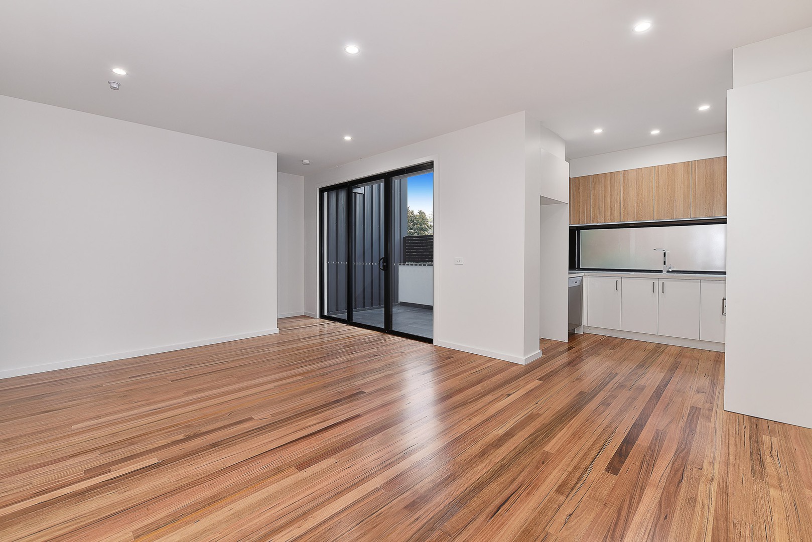 2/34 Bulla Road, Strathmore, VIC 3041 - Thumbnail 2 - 22/10/2025