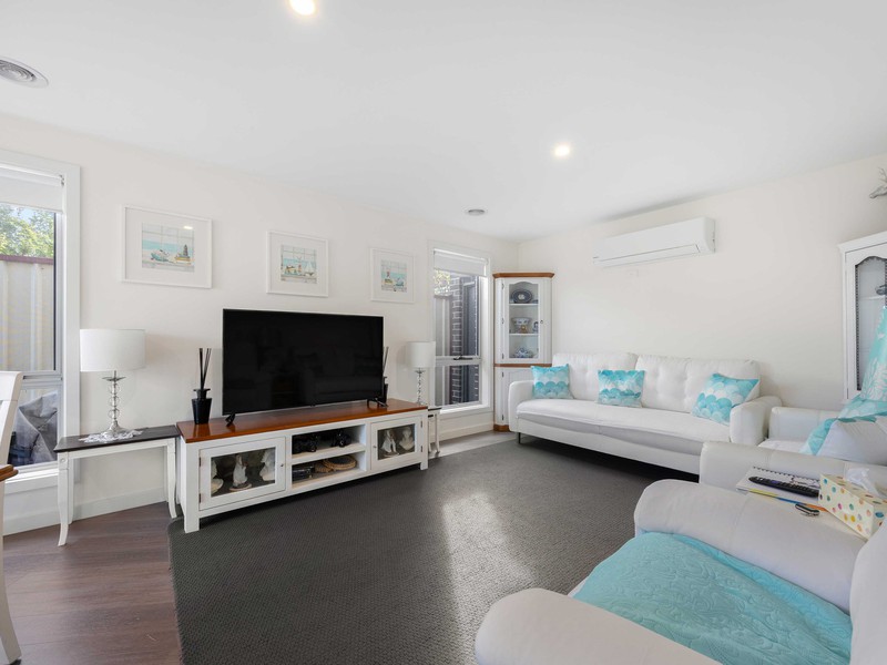 2/34 Shakespeare Drive, Delahey, VIC 3037 - Image - 01/10/2026