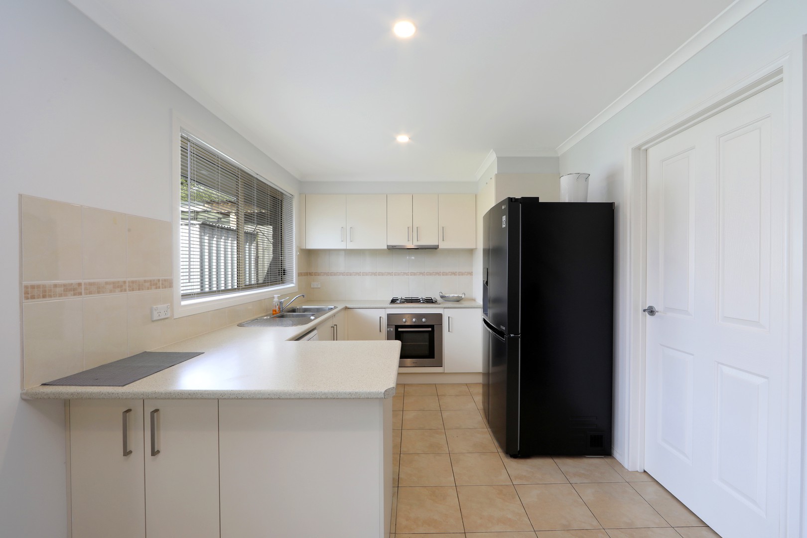 2/34 Sullivan Avenue, Lysterfield, VIC 3156, Lysterfield - Thumbnail 4