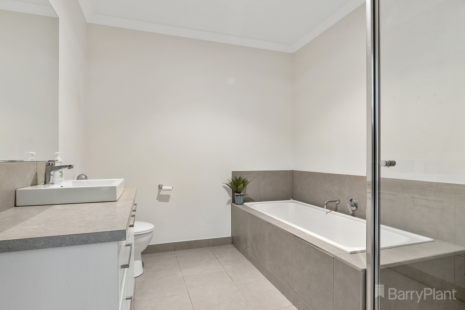 2/35 Pallett StreetGolden Square, VIC 3555, Golden Square - Thumbnail 6
