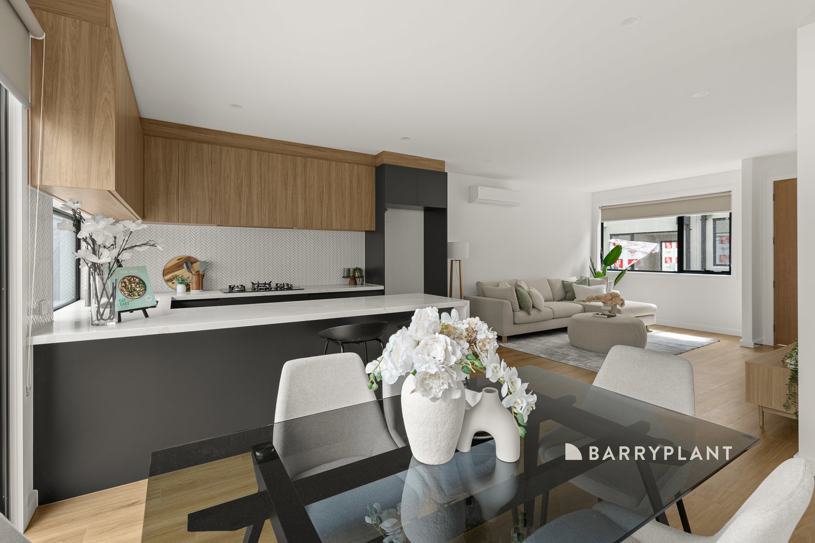 2/37-39 Meadow Wood Walk, Narre Warren, VIC 3805, Narre Warren - Thumbnail 2