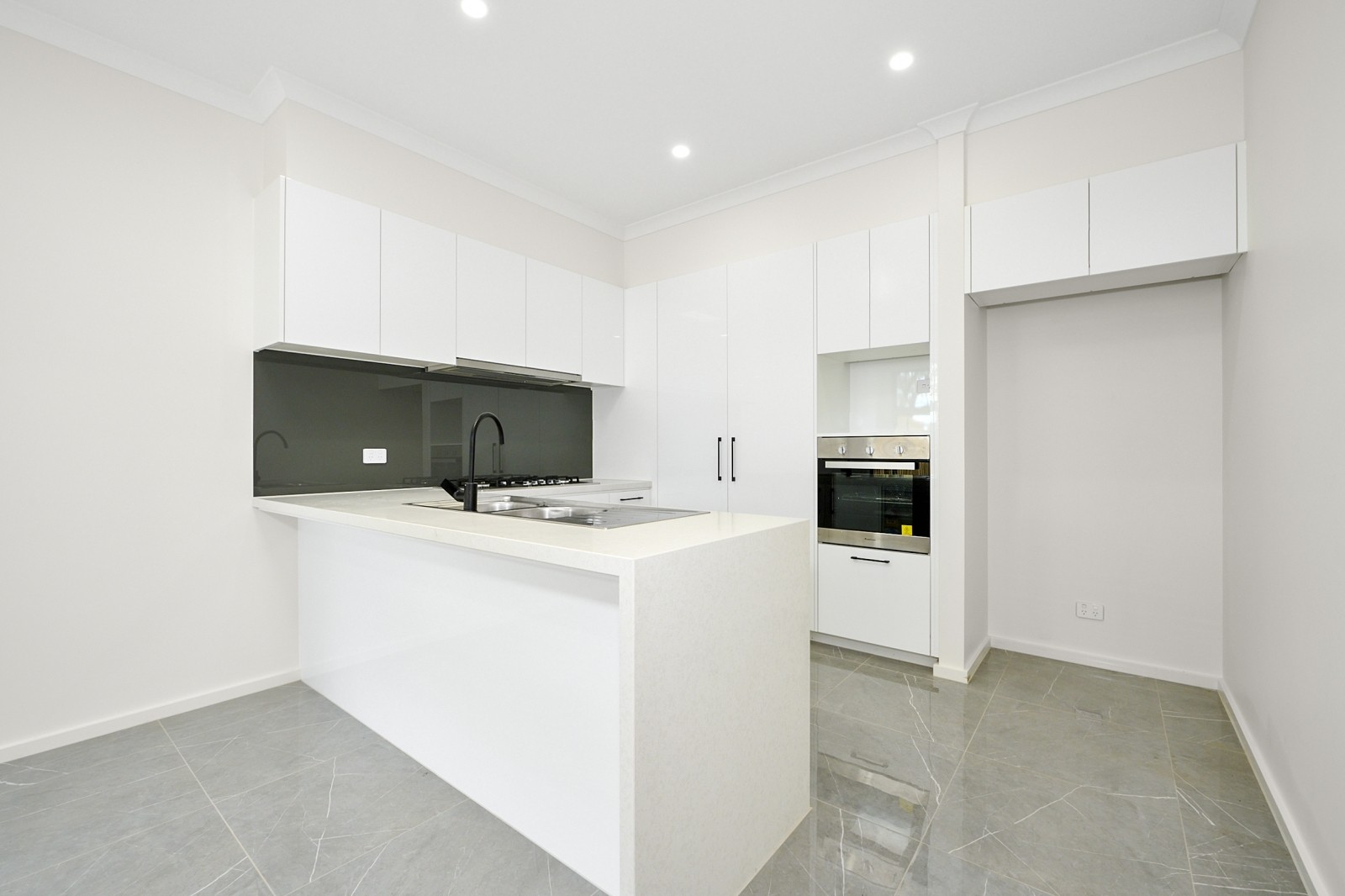 2/37 Stamford Crescent, Rowville, VIC 3178, Rowville - Thumbnail 2