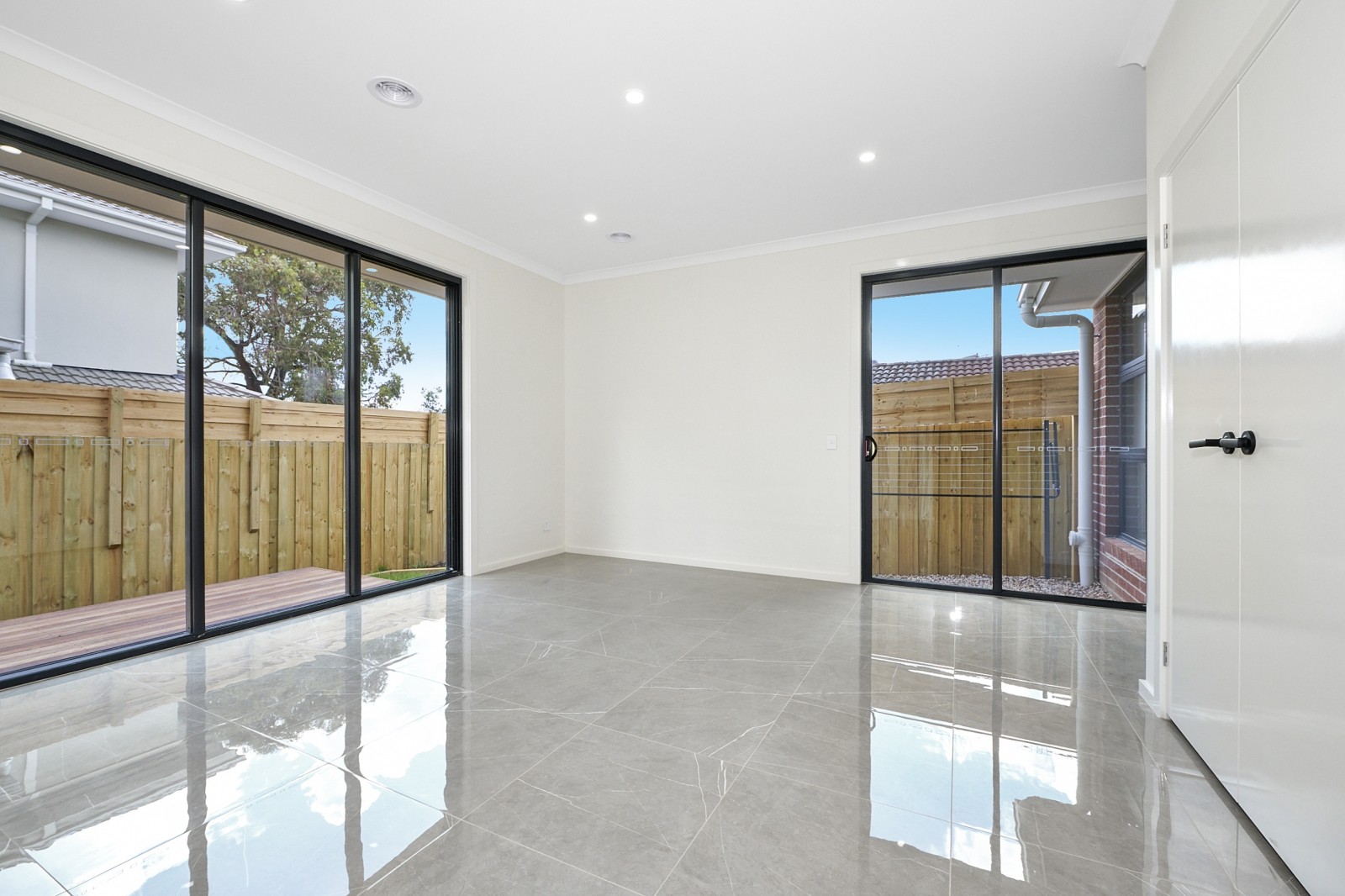 2/37 Stamford Crescent, Rowville, VIC 3178, Rowville - Thumbnail 3