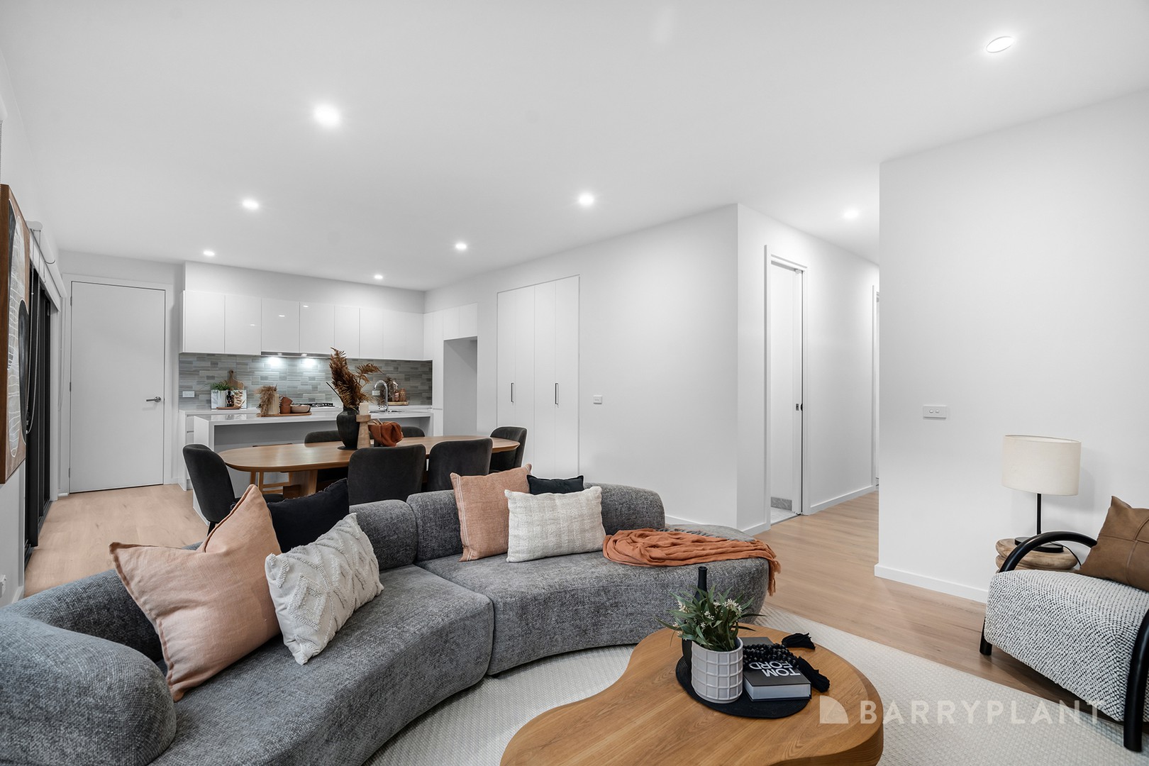 2/37 Terrigal Crescent, Kilsyth, VIC 3137, Kilsyth - Thumbnail 2