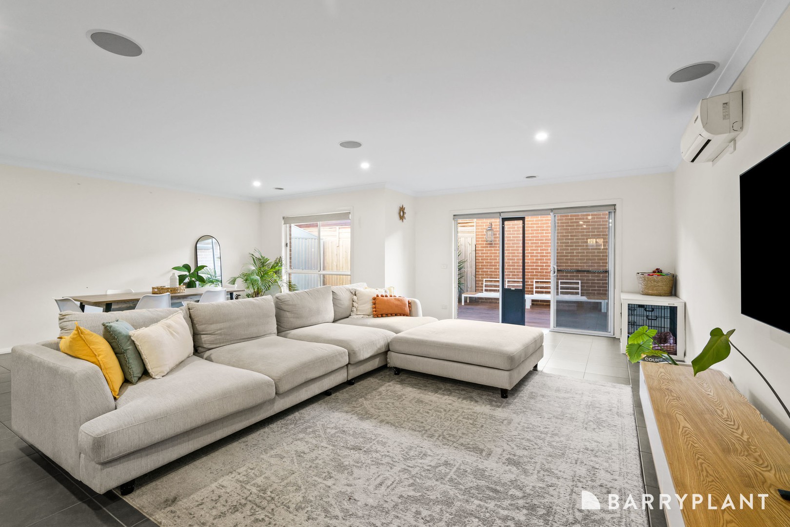 2/37 Williams Road, Laverton, VIC 3028 - Thumbnail 1 - 03/07/2024