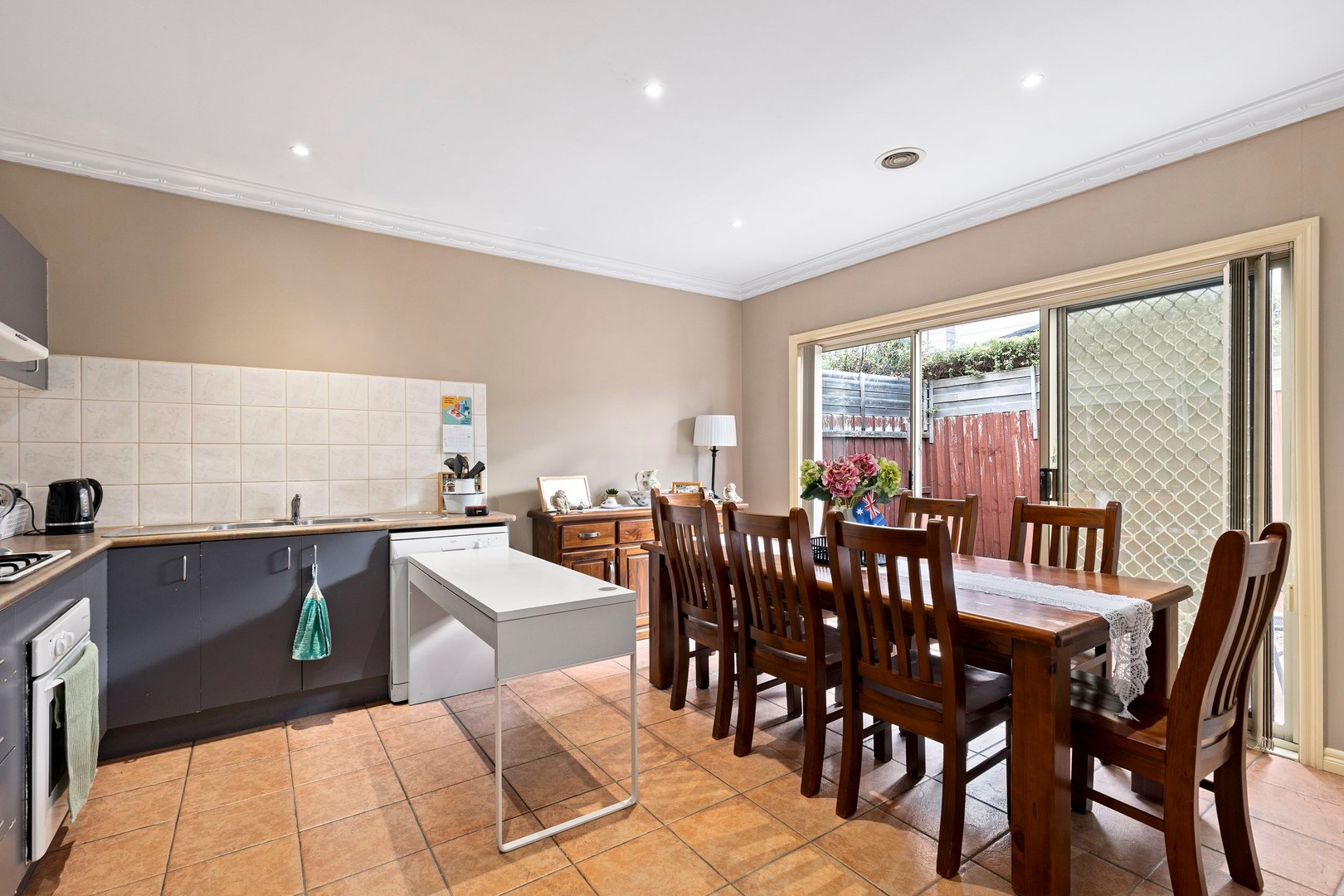 2/38 Mcnamara Avenue, Airport West, VIC 3042 - Thumbnail 2 - 03/07/2024