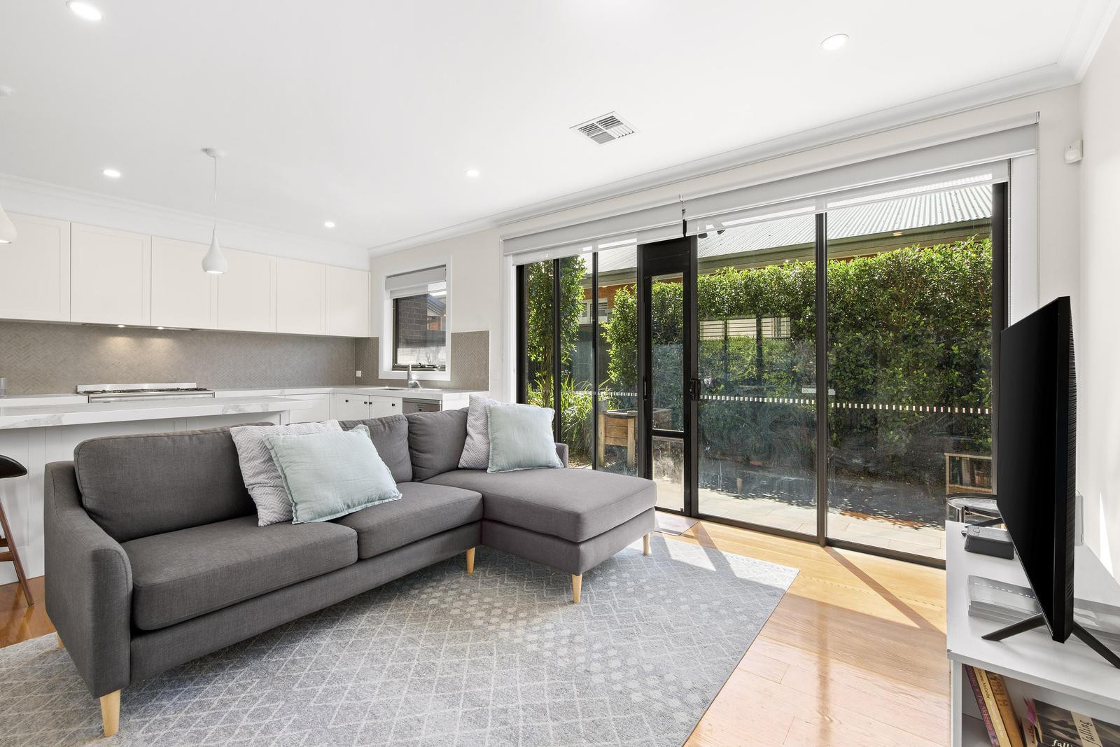 2/38 Pyalong Avenue, Rosanna, VIC 3084, Rosanna - Thumbnail 2