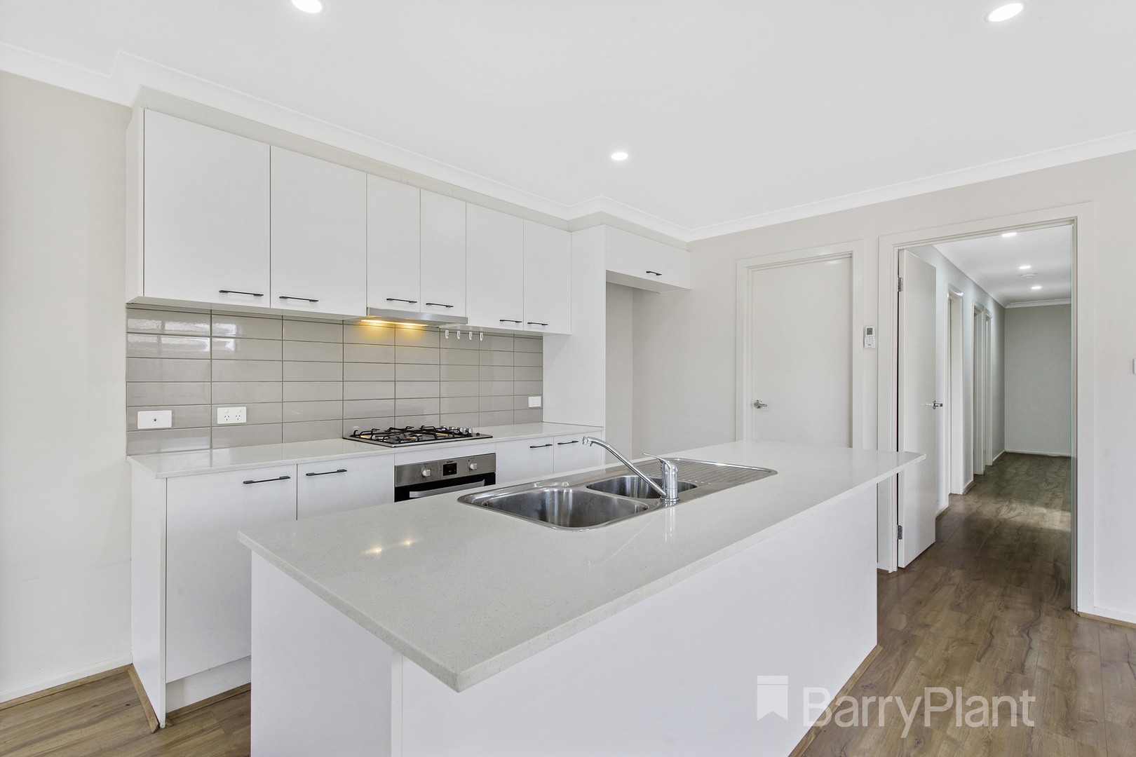 2/38 Willandra Boulevard, Harkness, VIC 3337, Harkness - Thumbnail 2