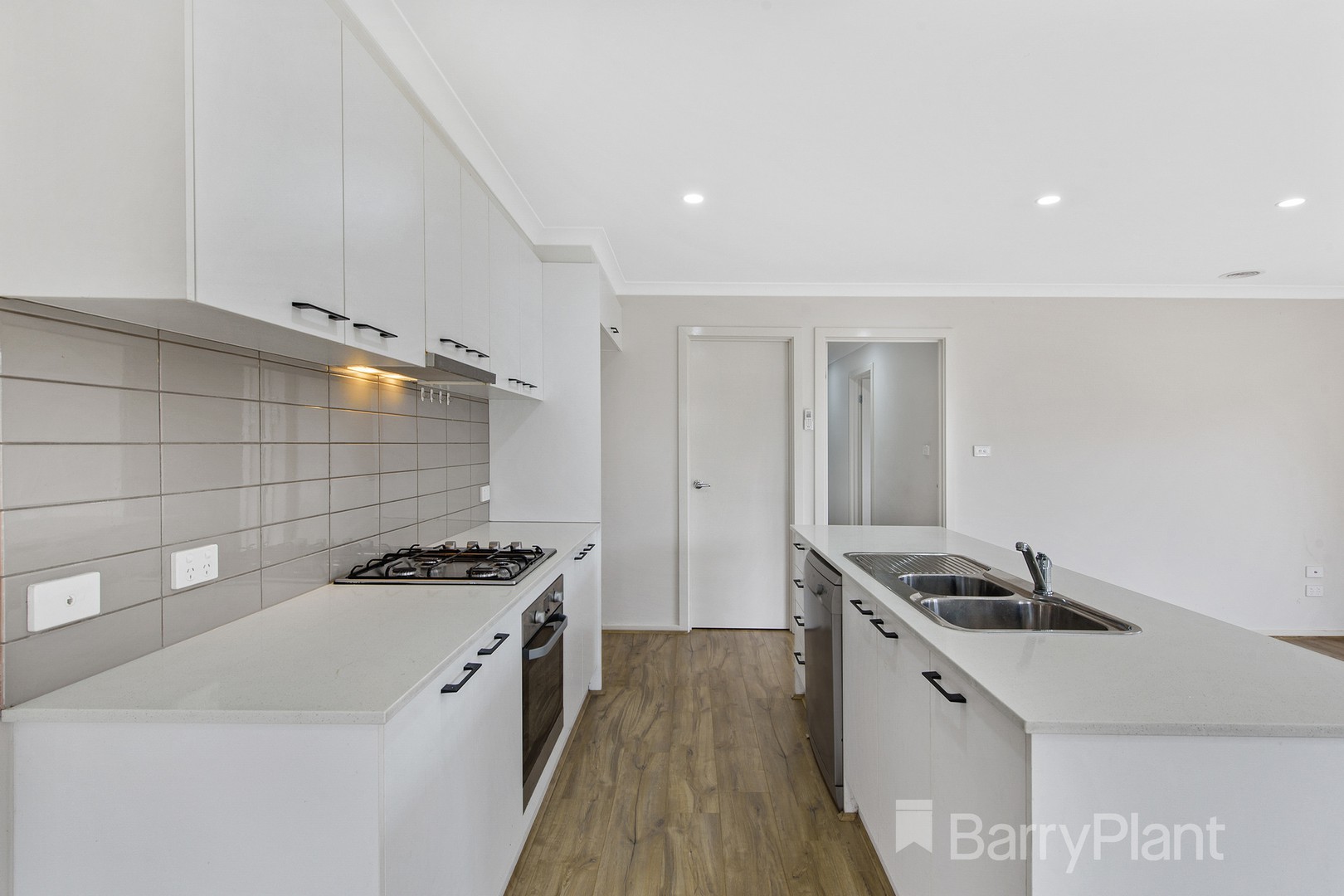 2/38 Willandra Boulevard, Harkness, VIC 3337, Harkness - Thumbnail 3