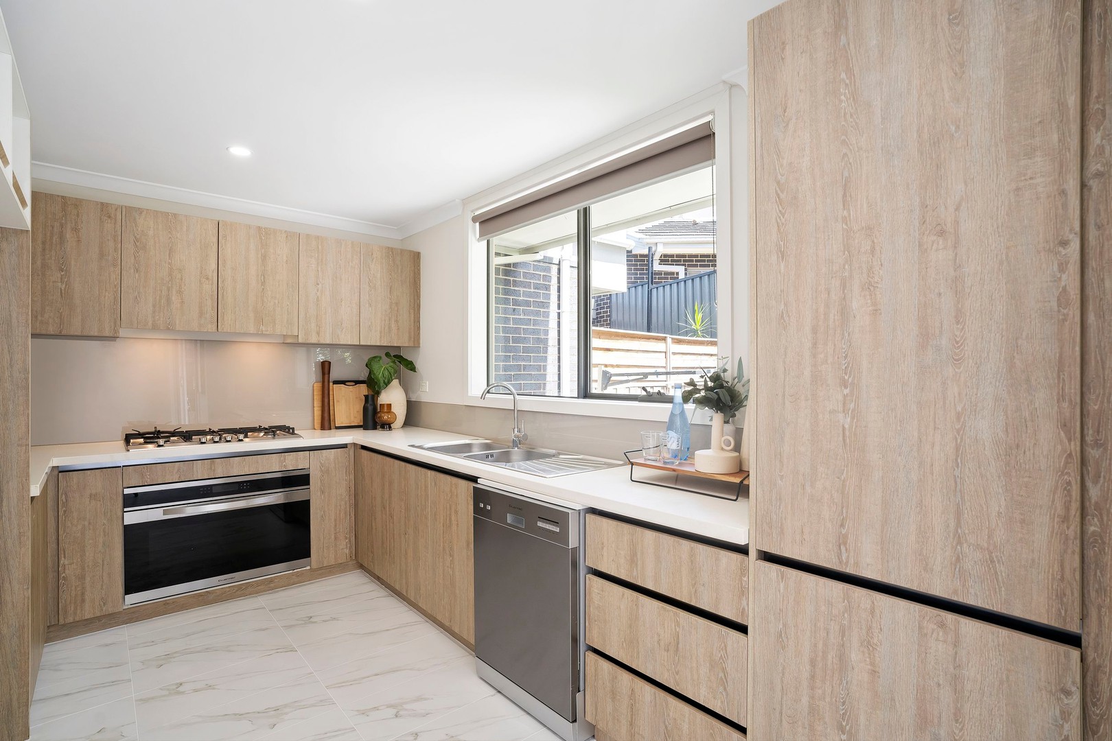 2/39 Hillside Grove, Airport West, VIC 3042, Airport West - Thumbnail 3