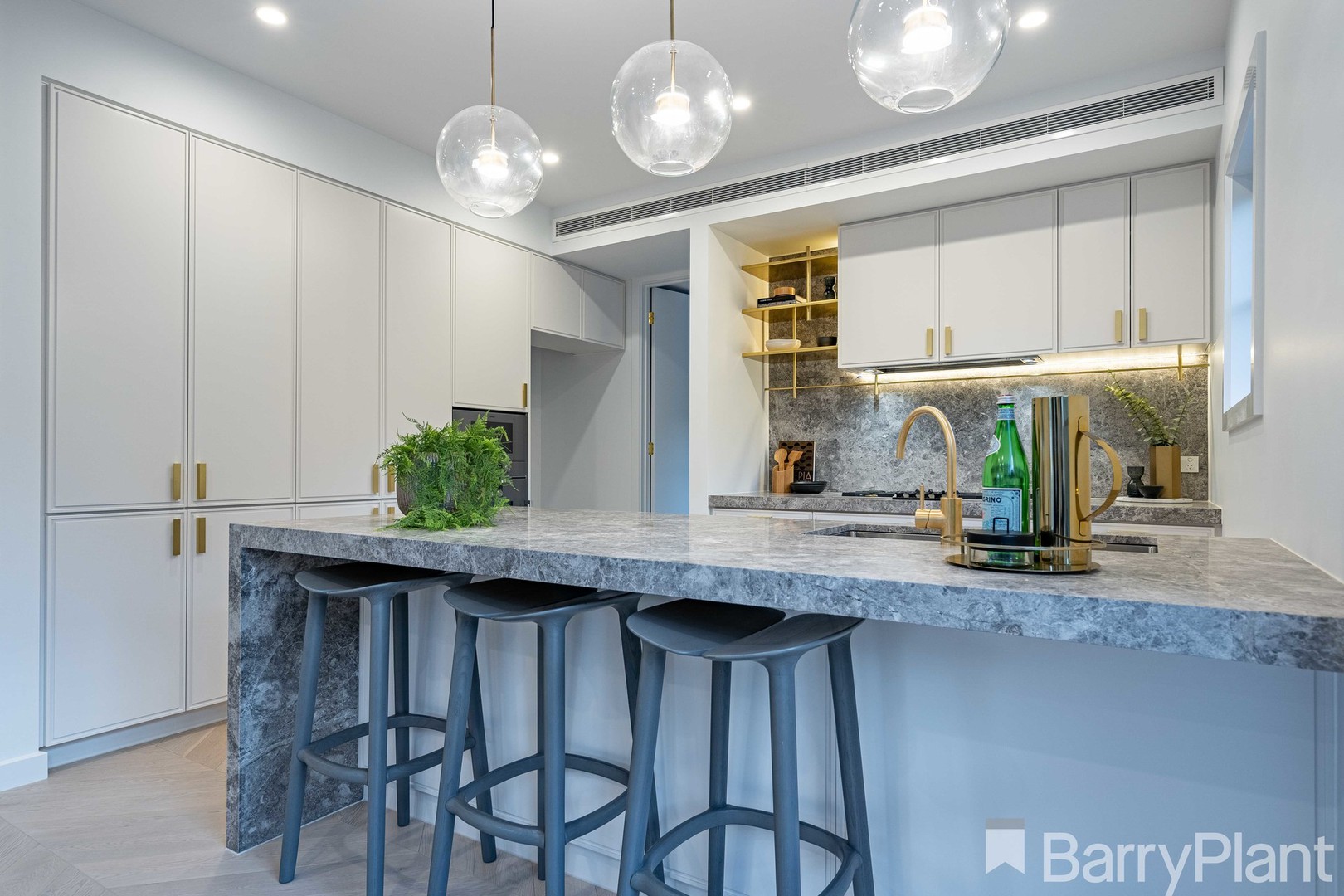 2/4-5 Tawonga CourtGlen Waverley, VIC 3150, Glen Waverley - Thumbnail 5