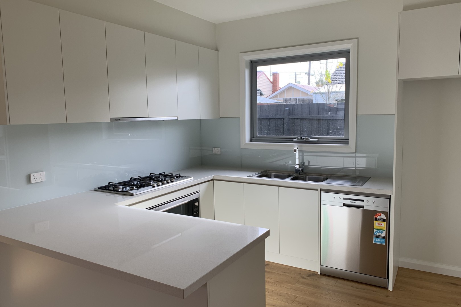 2/4-6 McFadzean Avenue, Reservoir, VIC 3073, Reservoir - Thumbnail 5