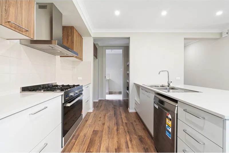 2/4 Altona Court, Doncaster East, VIC 3109 - Thumbnail 1 - 01/04/2026