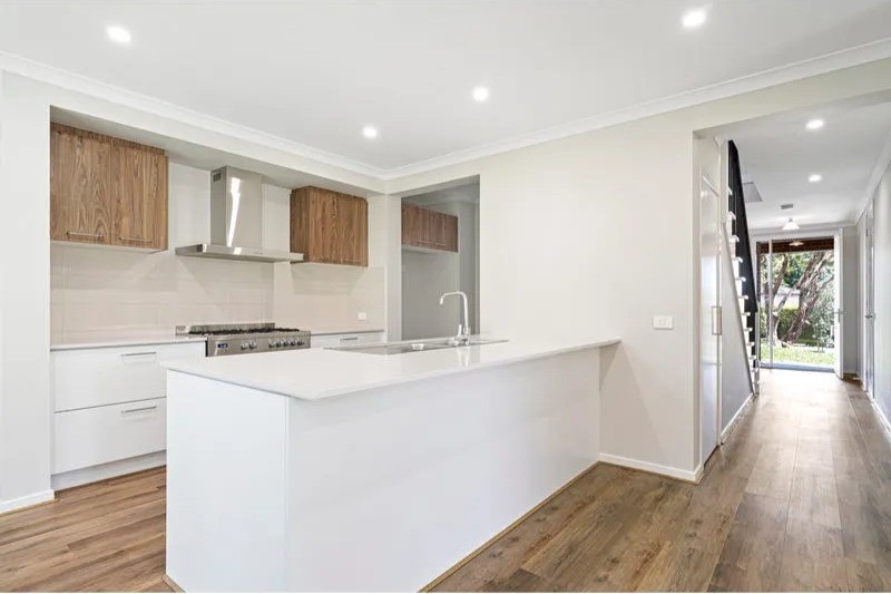 2/4 Altona Court, Doncaster East, VIC 3109 - Thumbnail 2 - 01/04/2026