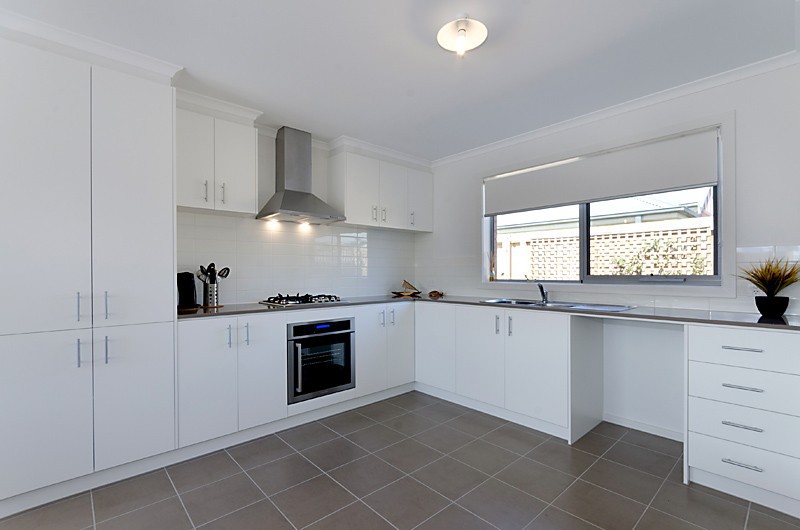 2/4 Birdsey Street, East Geelong, VIC 3219, East Geelong - Thumbnail 2