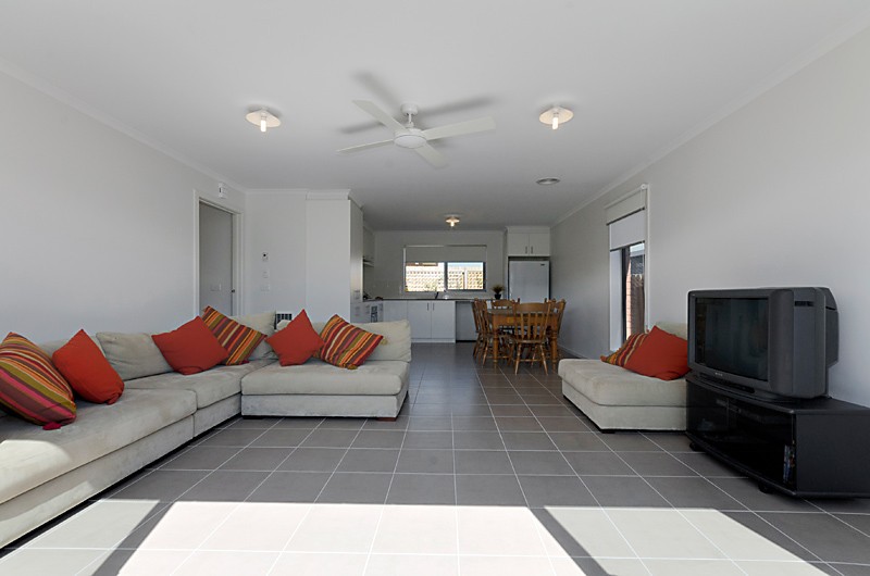 2/4 Birdsey Street, East Geelong, VIC 3219, East Geelong - Thumbnail 3