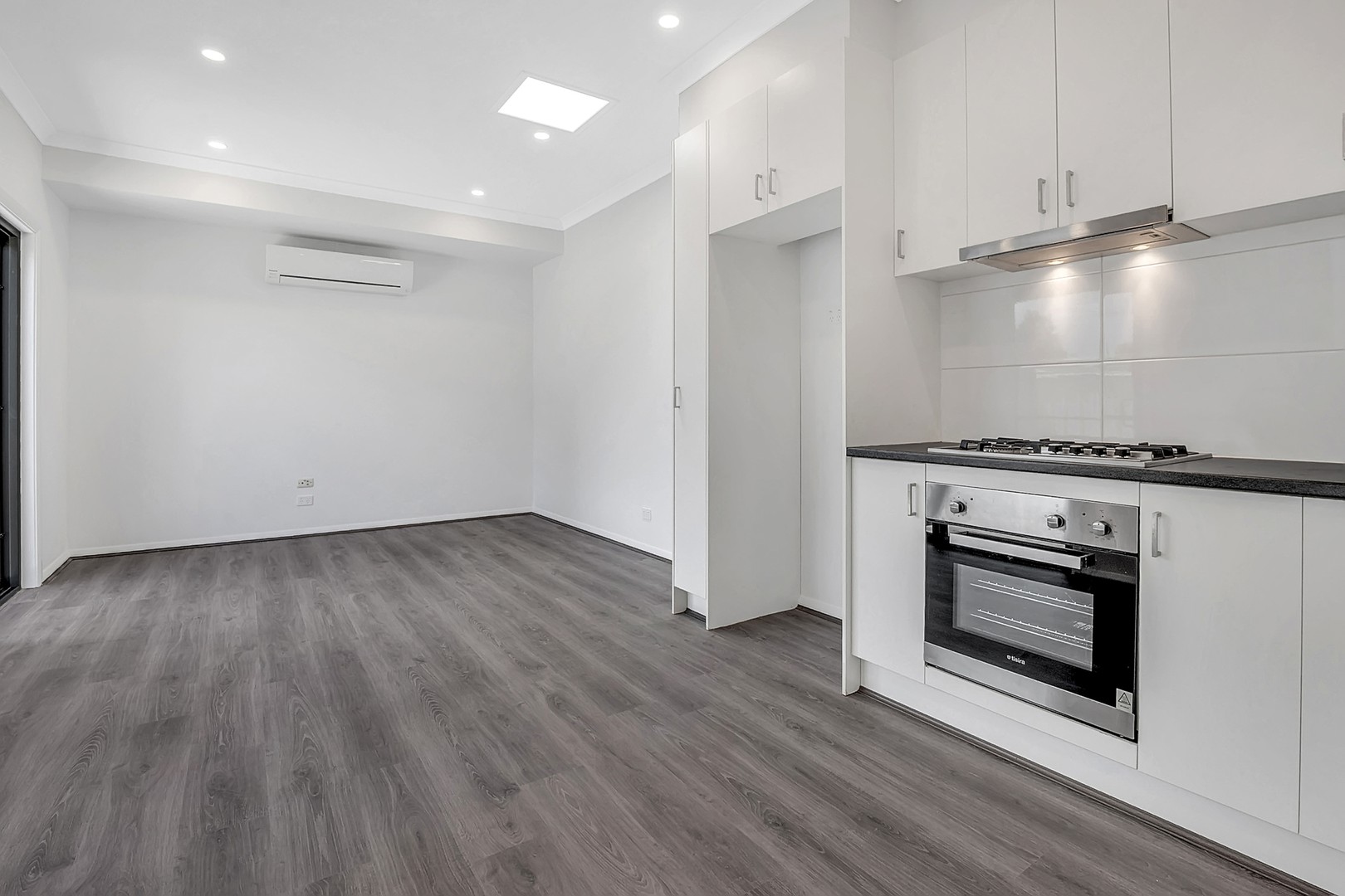 2/4 Bradshaw Street, Kingsbury, VIC 3083, Kingsbury - Thumbnail 4
